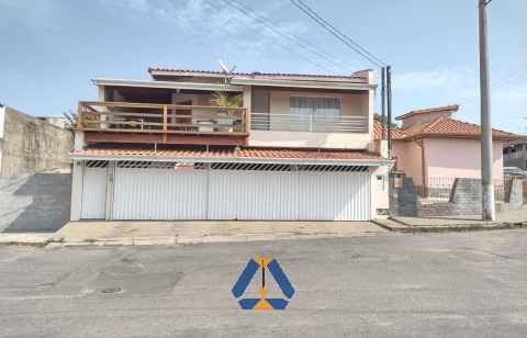 A venda duas casa integradas no centro para renda ou moradia em  Pinhalzinho SP.